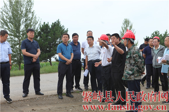 崔峥岭就推进两条旅游公路建设进行调研